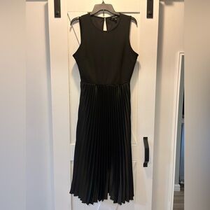 41 Hawthorn Black Sleeveless Pleated Midi Dress